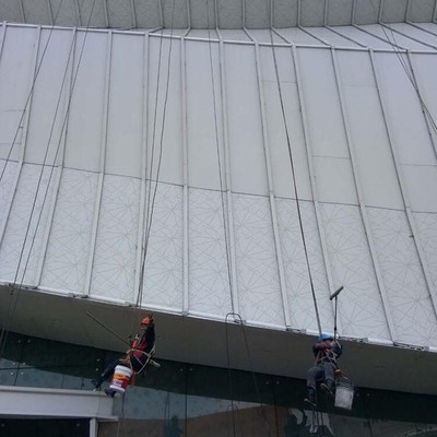 專業(yè)高效，守護(hù)城市“顏面”——長春大樓幕墻清洗施工服務(wù)全解析