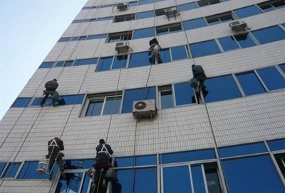 昆明宜良外墻清洗費(fèi)用詳解與建筑物清潔服務(wù)指南