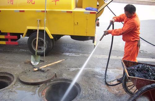 新春煥新顏 無(wú)錫專業(yè)下水道與污水池清理，構(gòu)筑潔凈家園喜迎佳節(jié)